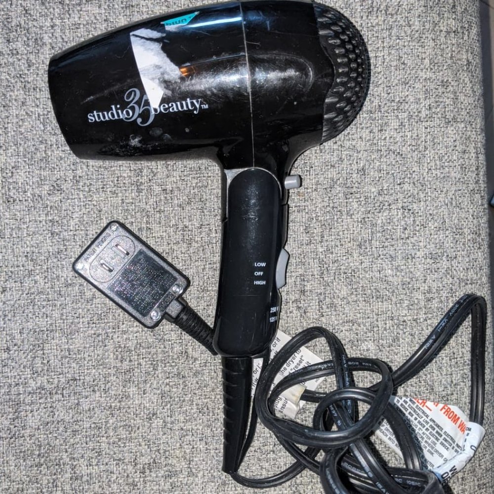 HAIR DRYER